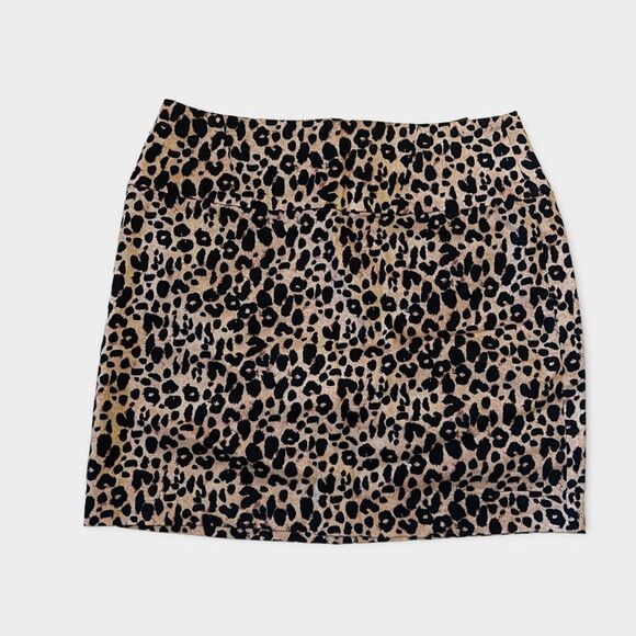 Forever 21 Animal Leopard Print Mini Skirt Size Medium Brown Black Party Club - Picture 1 of 4